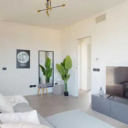 Baia Medea Splendido E Nuovissimo Attico Al 5to Piano * Римини